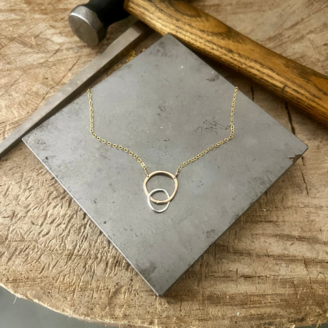 Graceful Glimmer necklace