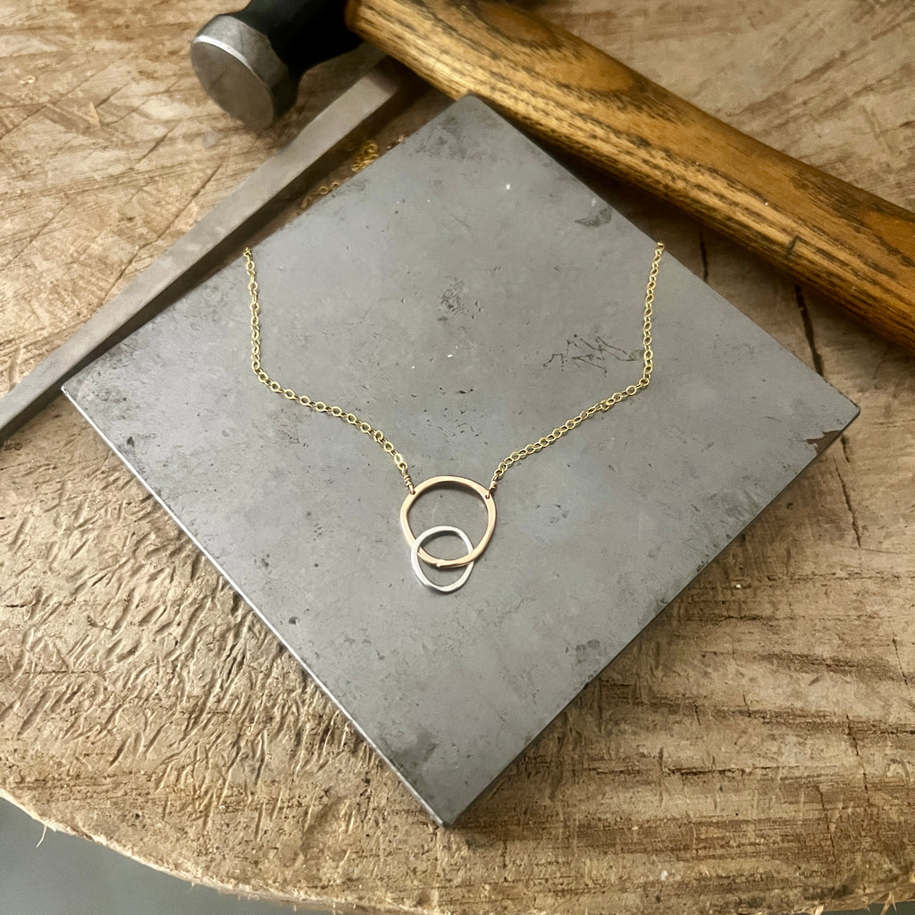 Graceful Glimmer necklace