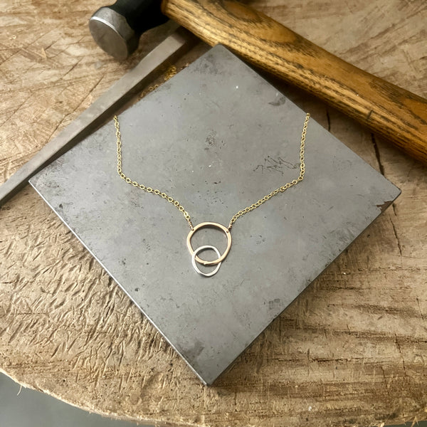 Graceful Glimmer necklace