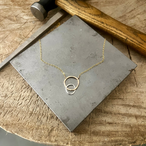 Graceful Glimmer necklace