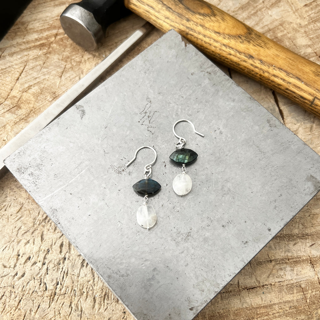 Balance earrings