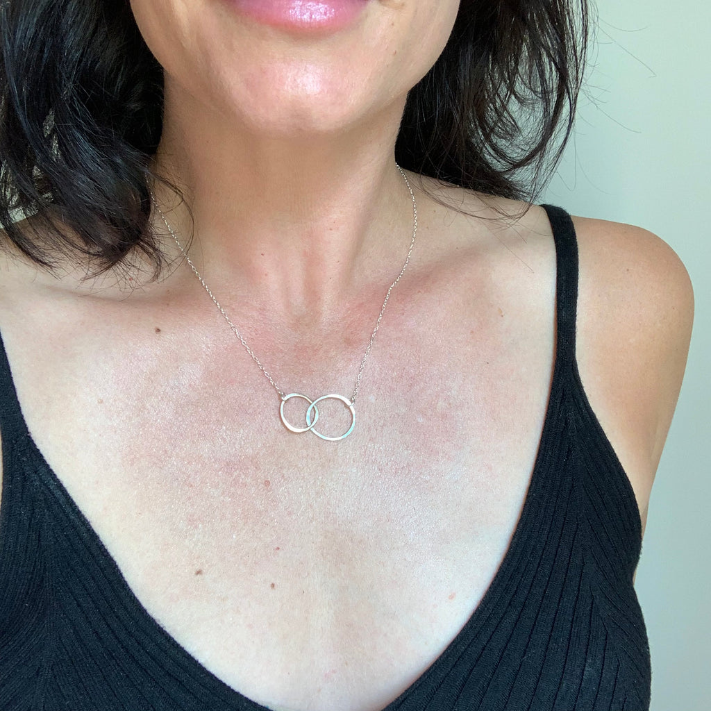 Free Form Kissing Circles necklace – Jamison Rae Jewelry